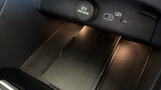 Volvo XC40 2.0 B4P Ultra Dark 5dr Auto Petrol Estate